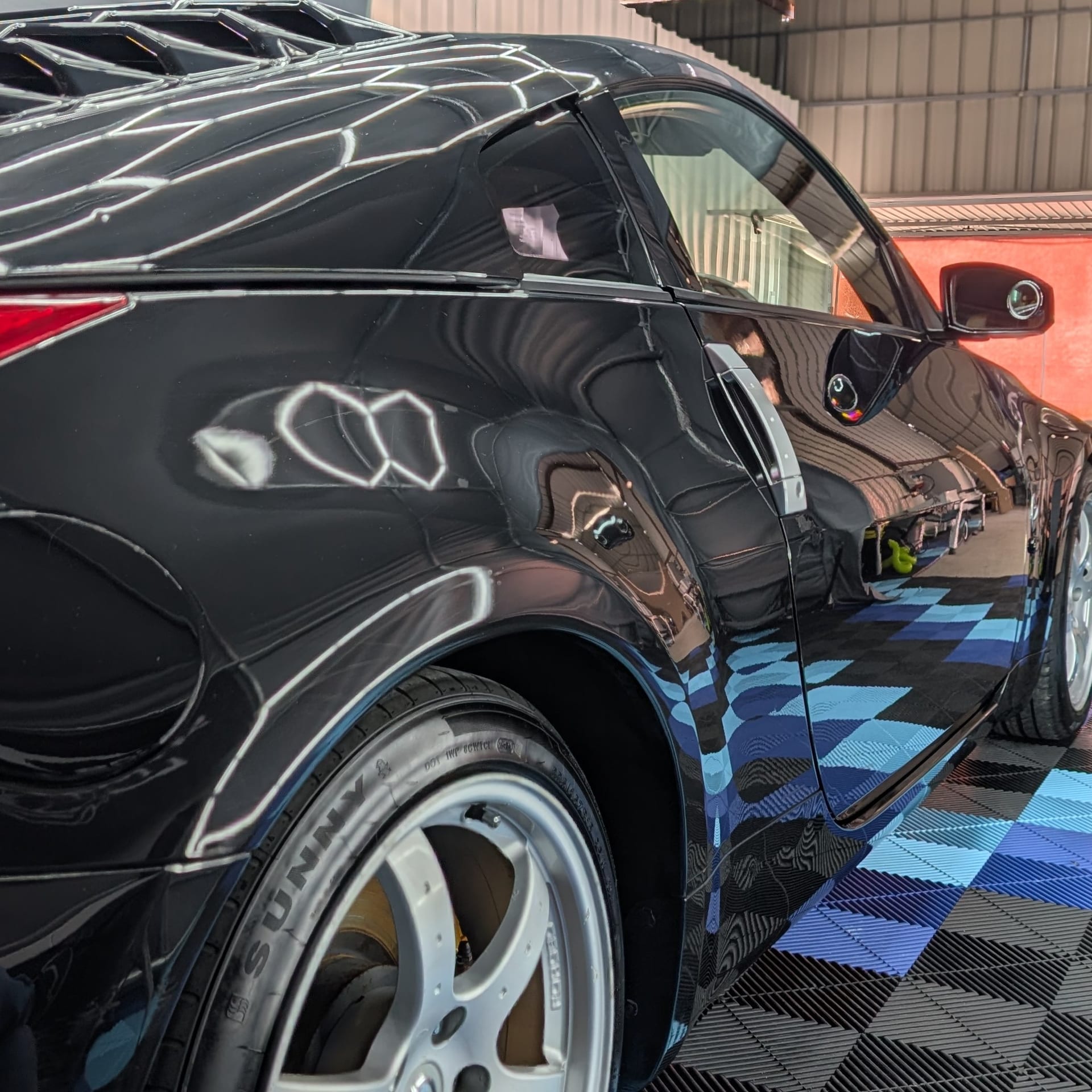 Nissan 350Z brillance arrière après polissage